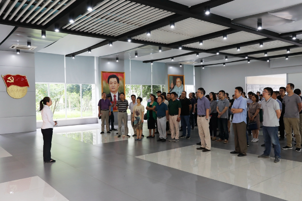 我校領導干部赴省法紀教育基地開展警示教育