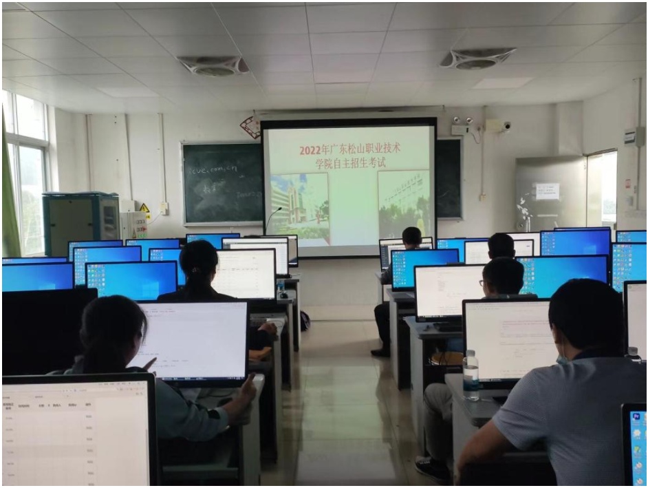 我校順利舉行2022年自主招生考試