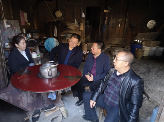 開展走訪慰問 送去濃濃關懷 開展走訪慰問 送去濃濃關懷