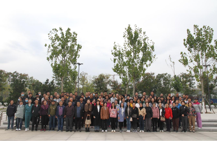 運動的生命更精彩——唐山市廣播電視大學工會開展人民公園健步走活動