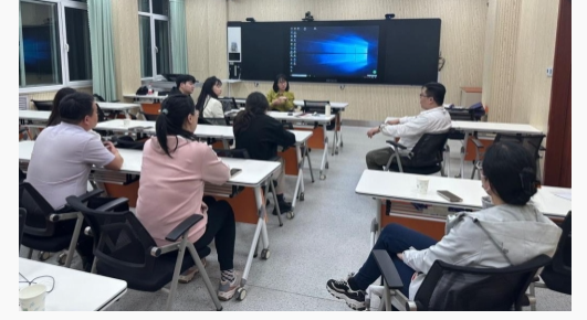 直屬學院開展創新創業大賽賽前研培答疑活動