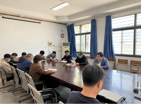 我院開展“踔厲奮發新征程，勇毅前行向復興”主題黨日活動