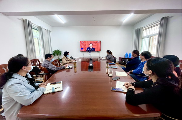 阜陽開放大學干部職工收看黨的二十大開幕會 阜陽開放大學干部職工收看黨的二十大開幕會