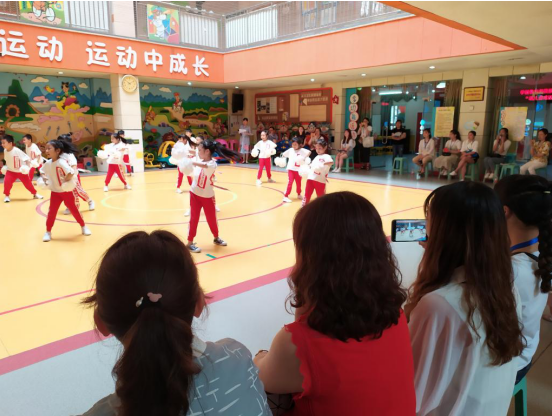 渝中區分校組織學前教育專業學生到幼兒園觀摩學習 渝中區分校組織學前教育專業學生到幼兒園觀摩學習
