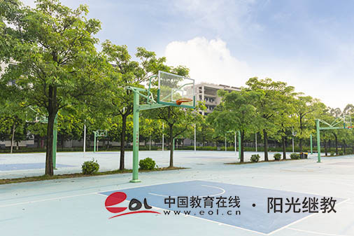 成人高考考生網上服務平臺在哪里？報名需要準備的材料有哪些？