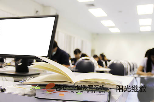 報名上海成人高考有年齡限制嗎？要準備哪些材料？