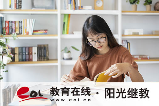 手機可以報名成人高考嗎？適合哪些人選擇？