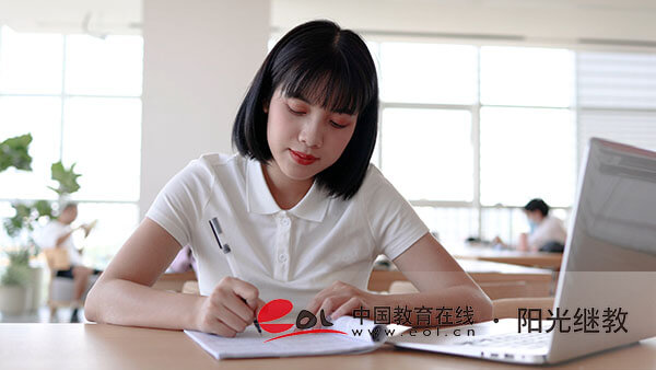 成人高考全流程有哪些？先交報名費再交學費嗎？