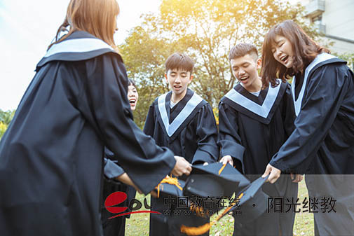 代替參加成人高考期末考試可以嗎？