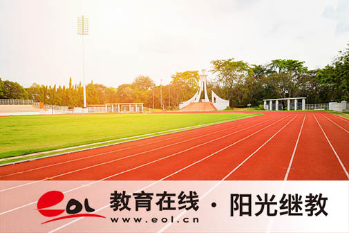 成人高考報名要留意什么？裸考能過嗎？