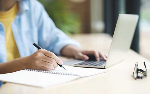 成人高考報名需要學費嗎？收費標準是什么？