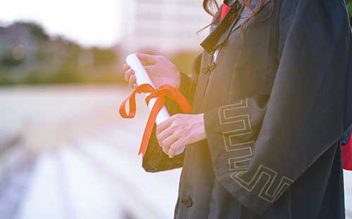 新疆成人高考報名官網入口在哪里？有哪些步驟？