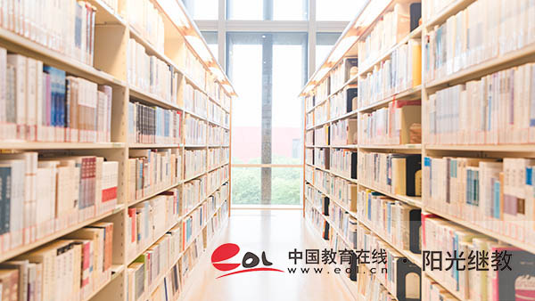 成人高考新聞類專業有哪些？考哪些課程？