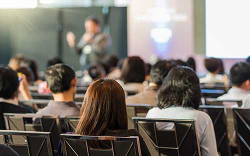 國家開放大學報考的時間是多久？需要去學校上課嗎？