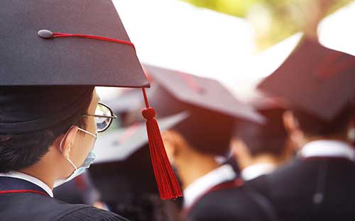 國家開放大學本科在什么地方報名？難不難畢業？