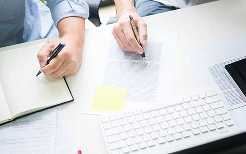 國家開放大學門戶網站首頁在哪里？課程討論怎么完成？