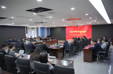 篤行科研路 奮進新征程——學校召開科研先進表彰大會暨2026年科研工作推進會 篤行科研路 奮進新征程——學校召開科研先進表彰大會暨2026年科研工作推進會